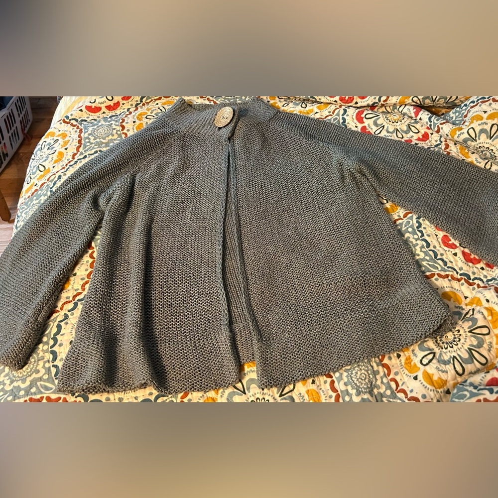 BCBG Max Azria gray crop one button sweater size medium